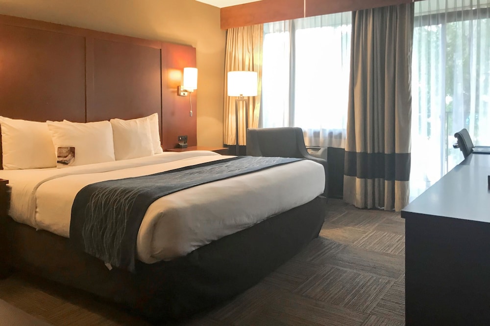 Comfort Inn Edgewater on Hudson River 9/37