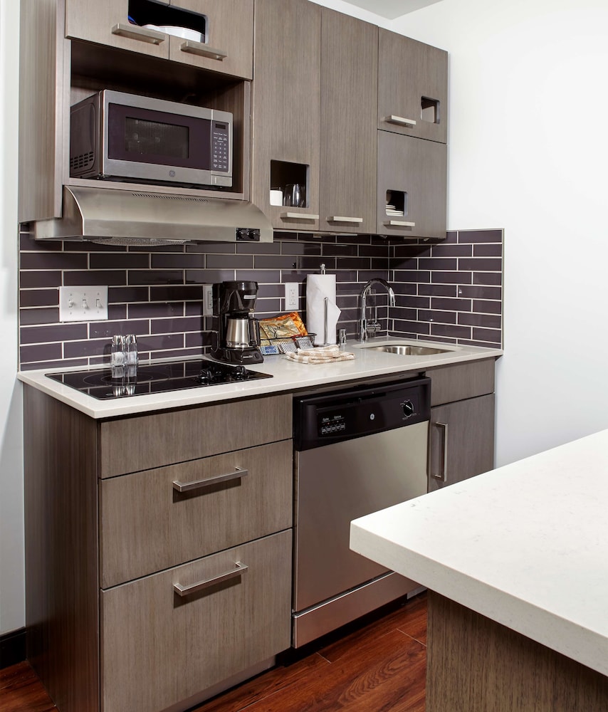 Hyatt House Denver Lakewood Belmar 27/42