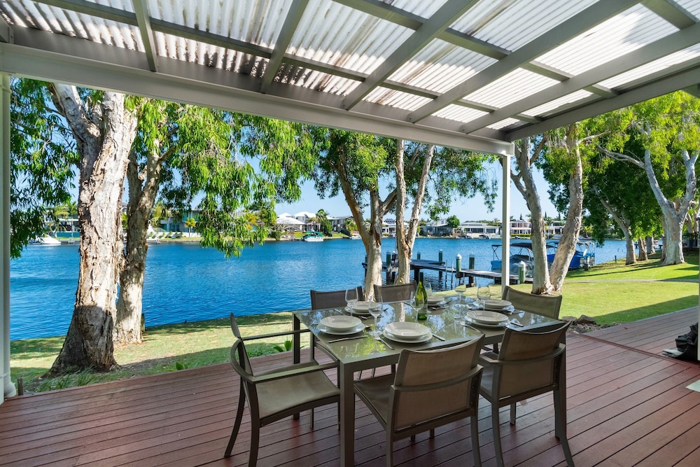 NOOSA ENTRANCE WATERFRONT RESORT 66/80