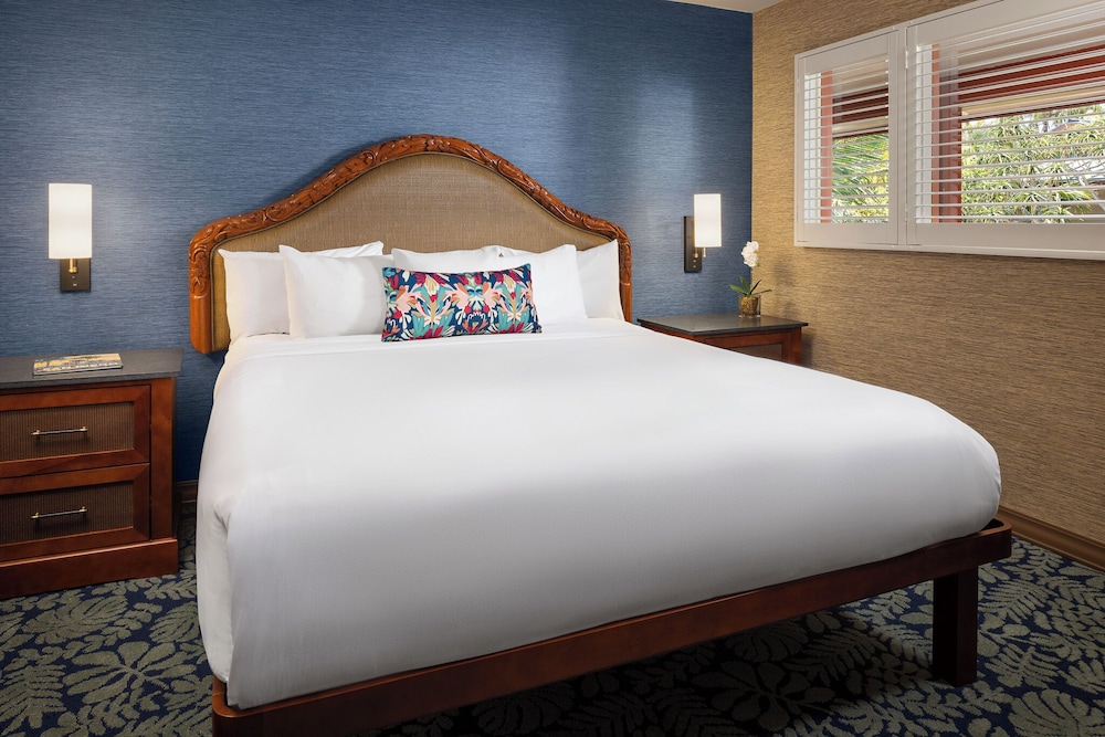 Suite, King Bed, Beach Front, Sofa, Patio