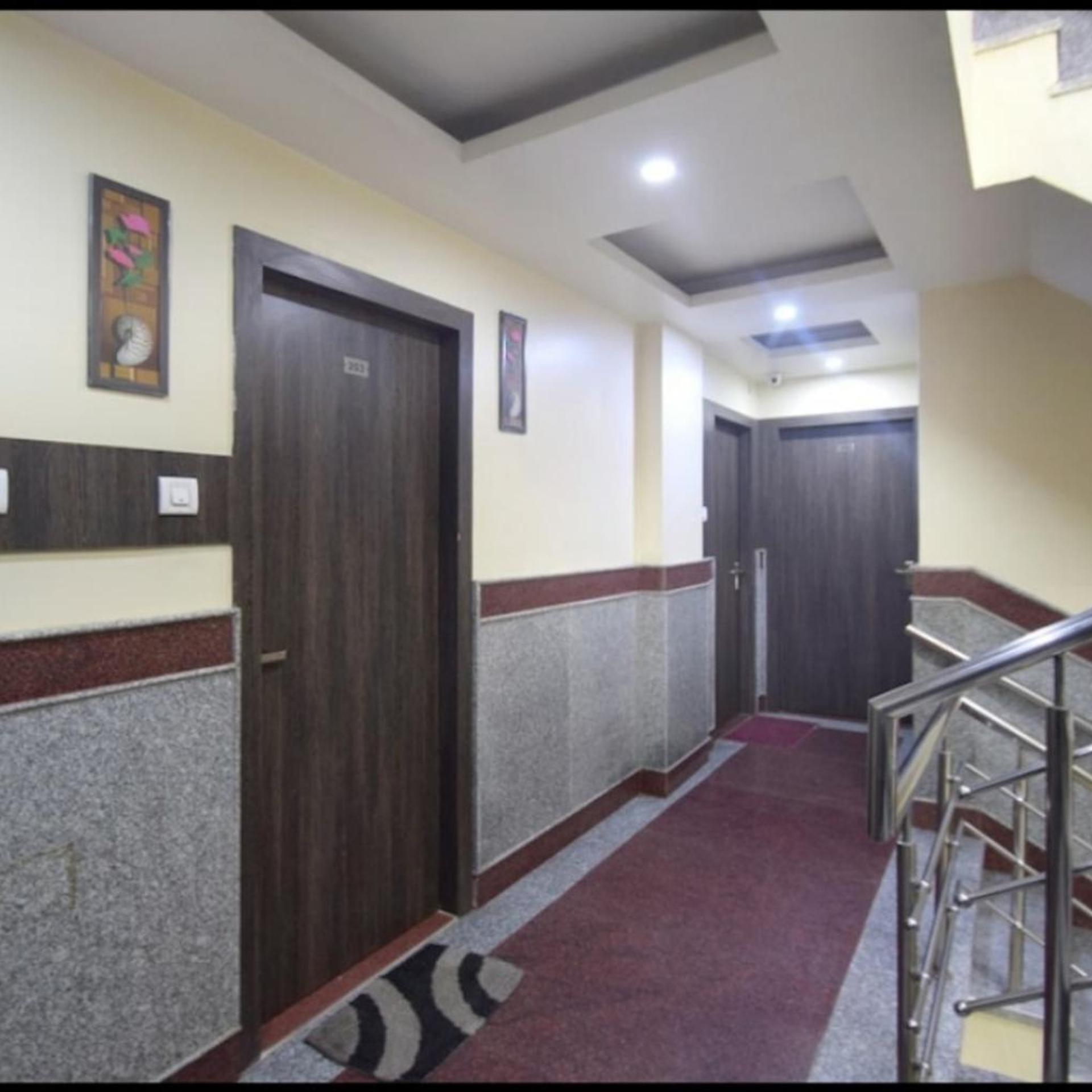 Oyo 4608 Hotel Galaxy 34/39