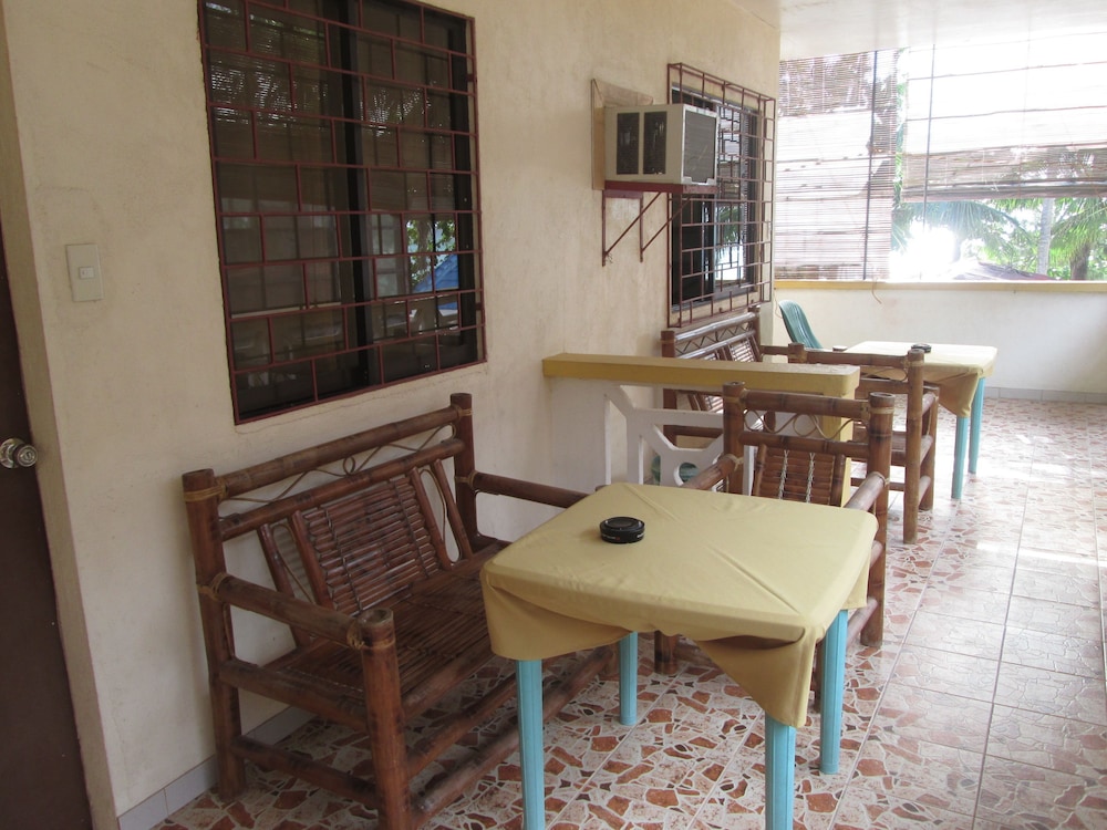 Sulu Plaza Beach Hotel 20/29