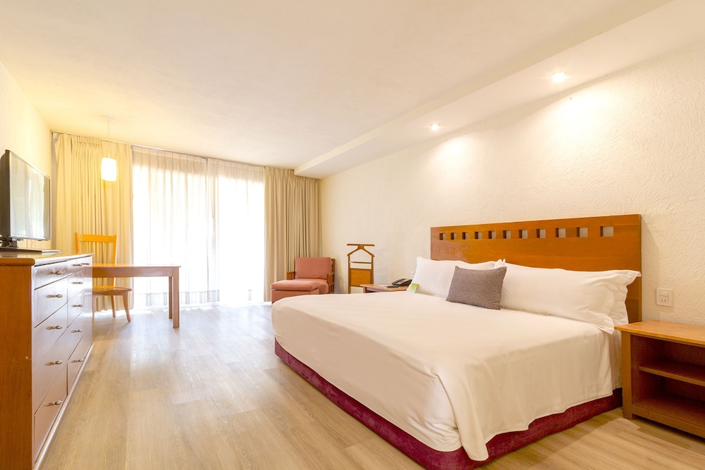 CAMINO REAL CLUB, EXECUTIVE, KING BED, ADULT ONLY