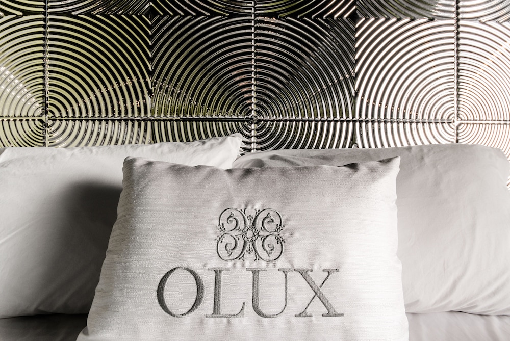 Olux Hotel Motel Suites 35/71