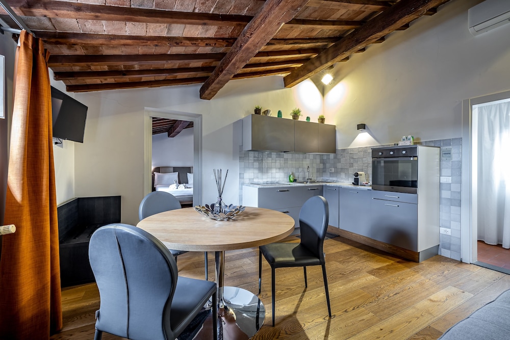 Martelli 6 Suite And Apartments 43/53