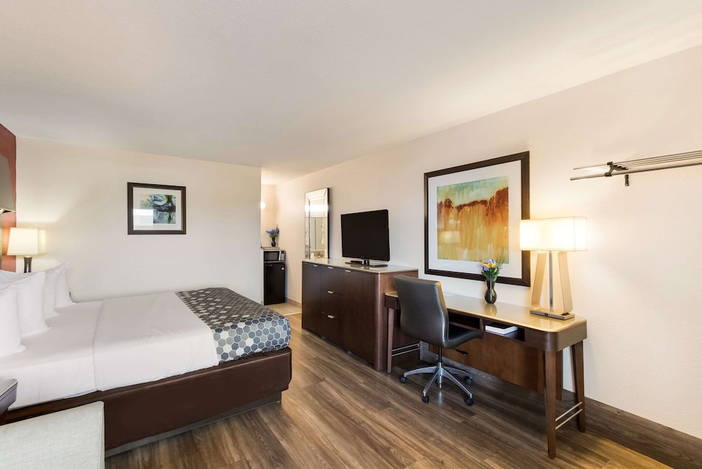 Econo Lodge Washington NC North 11/32