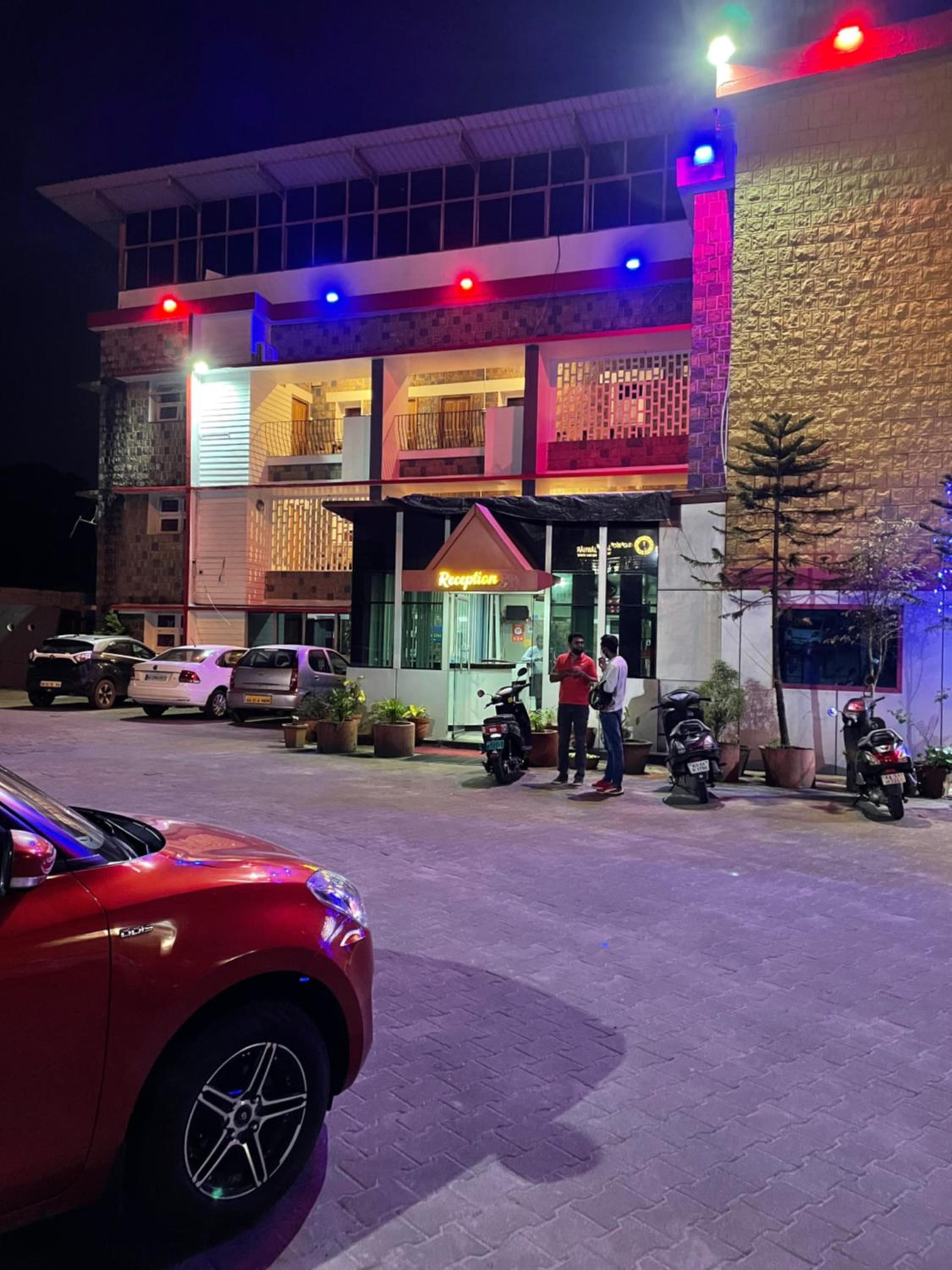 HOTEL CAVERI 21/22