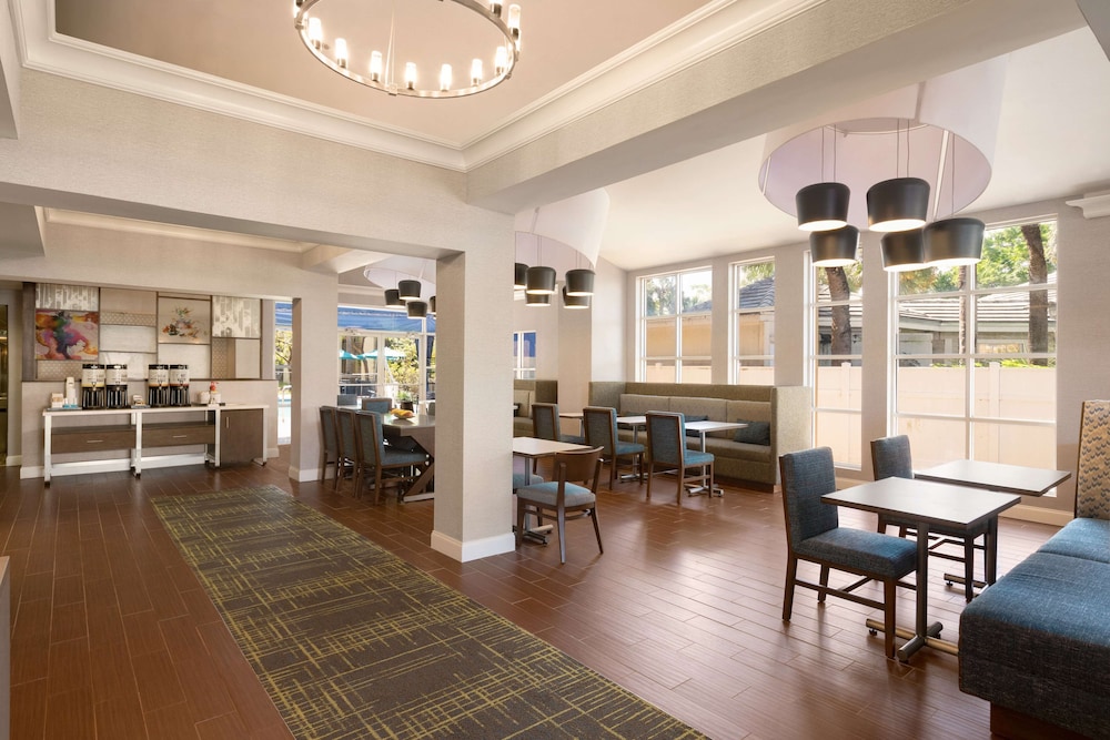 Hampton Inn and Suites Fort Lauderdale Airport South Cruise Port 30/43
