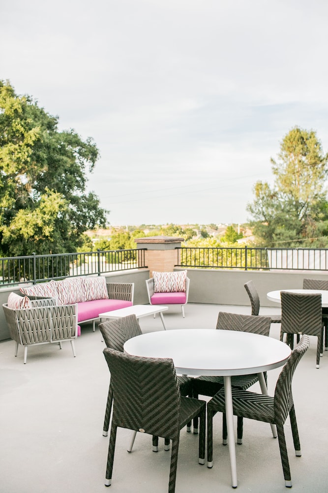 Hotel Siri Downtown - Paso Robles 43/53