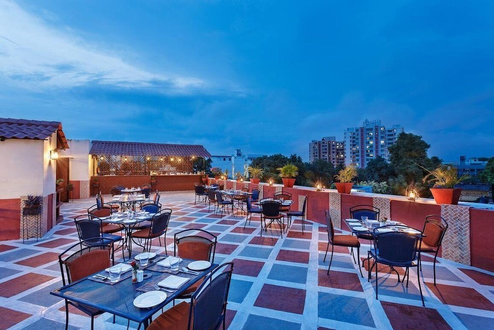 La Place Sarovar Portico Lucknow 3/55