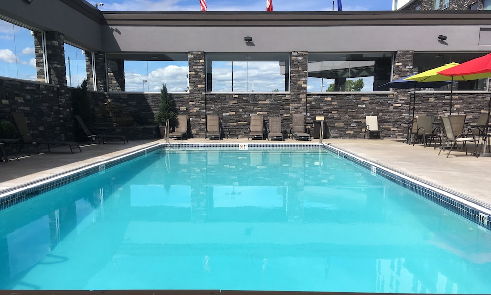 Carriage House Hotel Conference Centre 30/50