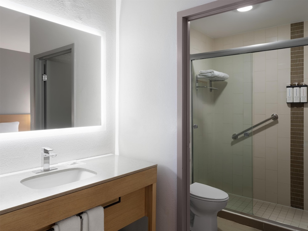 Hyatt Place Dallas/Park Central 62/62