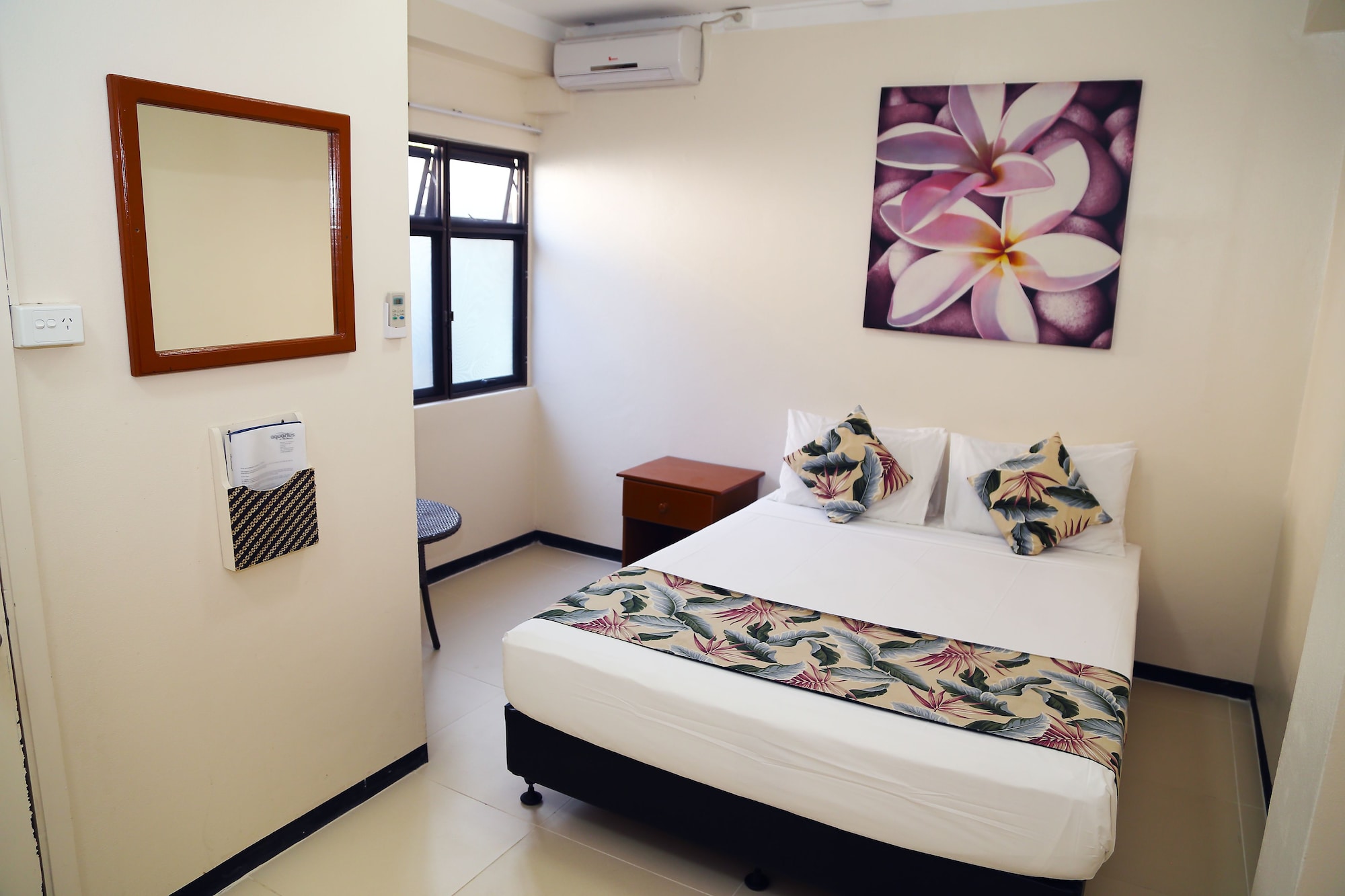 ECONOMY, DOUBLE BED