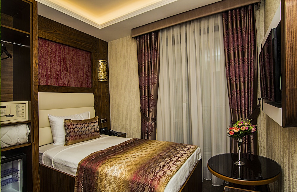 Vertu Hotel 4/18