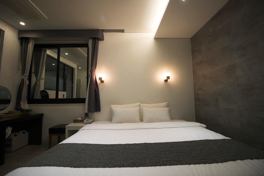 STANDARD, DOUBLE BED