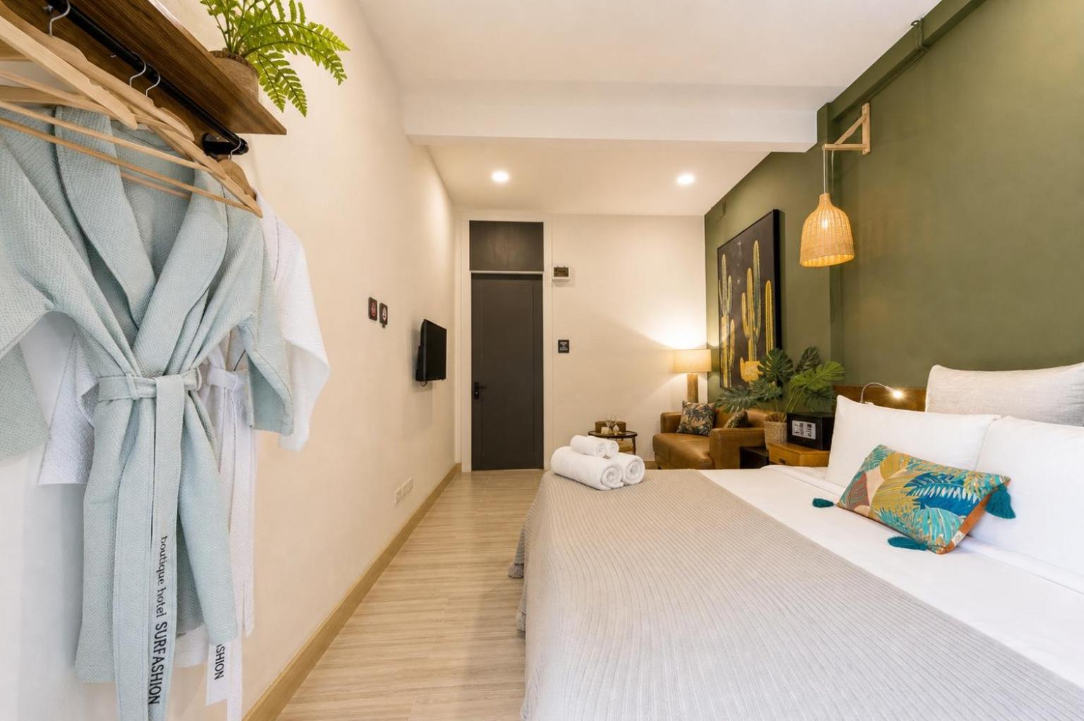 غرفة بسرير كينج بإطلالة على الحديقة، Yolo Bangkok Boutique Hotel 6/10