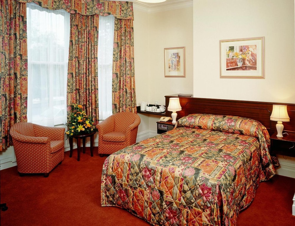 Arundel House Hotel 11/51
