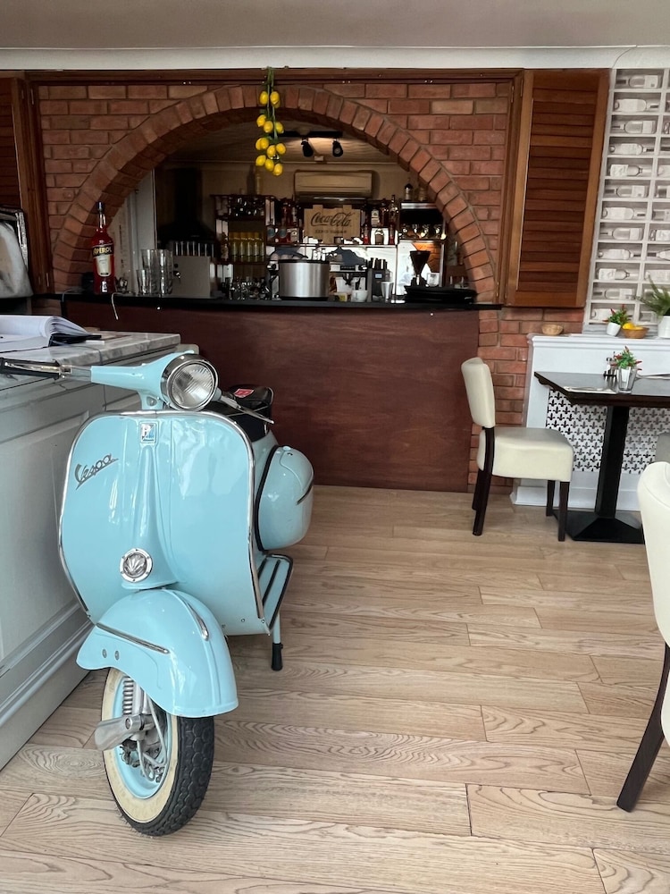 Sorrento Hotel 35/44