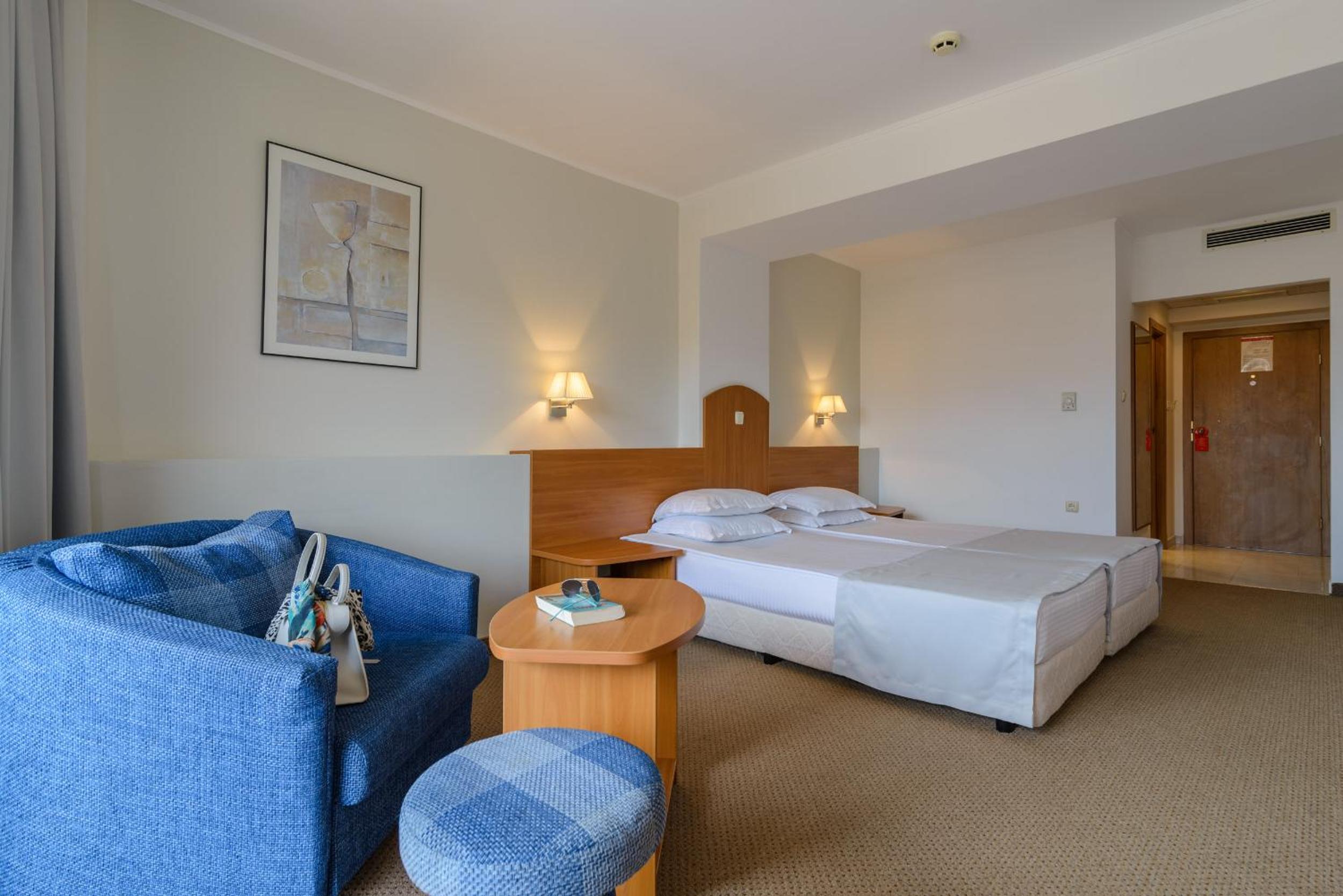 Superior, Single Bed, Pool or Park View, Balcony, Madara Park Hotel 2/9