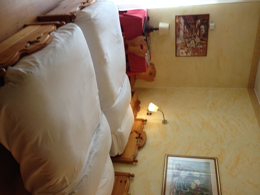 STANDARD, TWIN BEDS