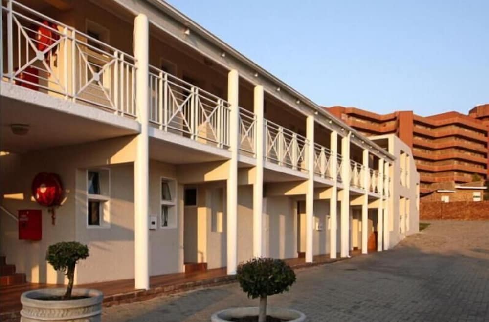 Vetho 2 Apartments OR Tambo Airport 3/31