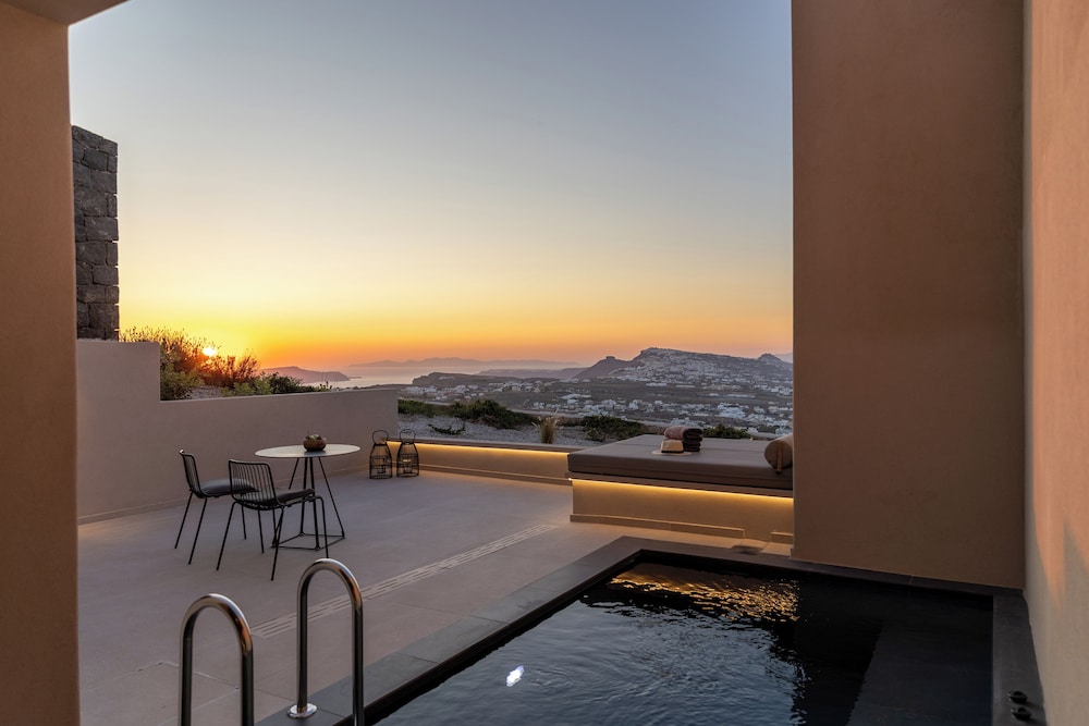 North Santorini Luxury Spa Hotel 46/50