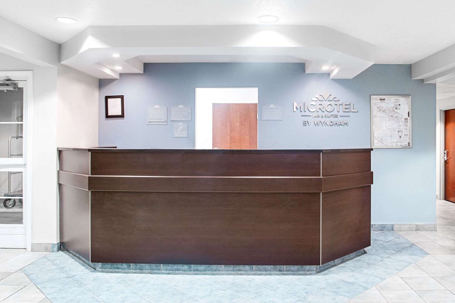 Microtel Inn & Suites by Wyndham Bath 1/8
