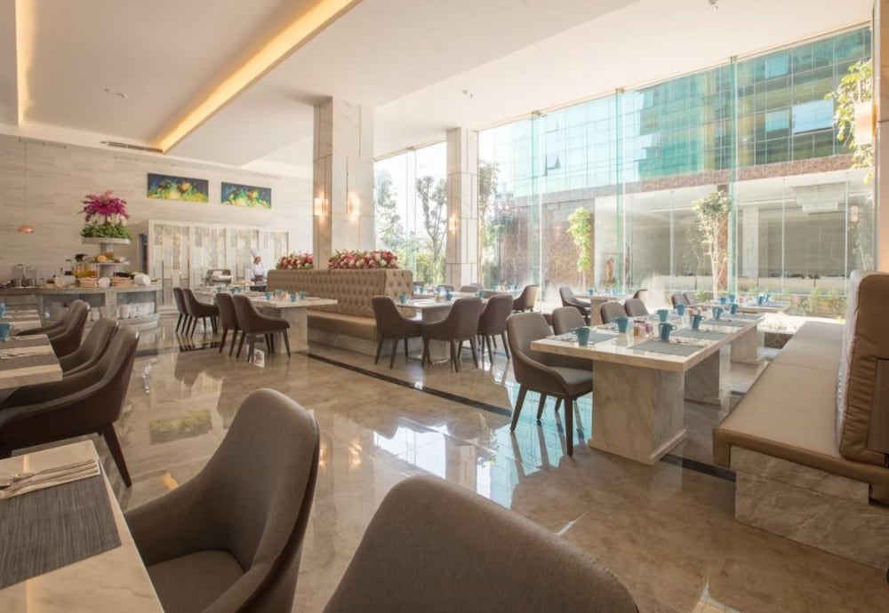 Elegant Bangkok Hotel 30/50