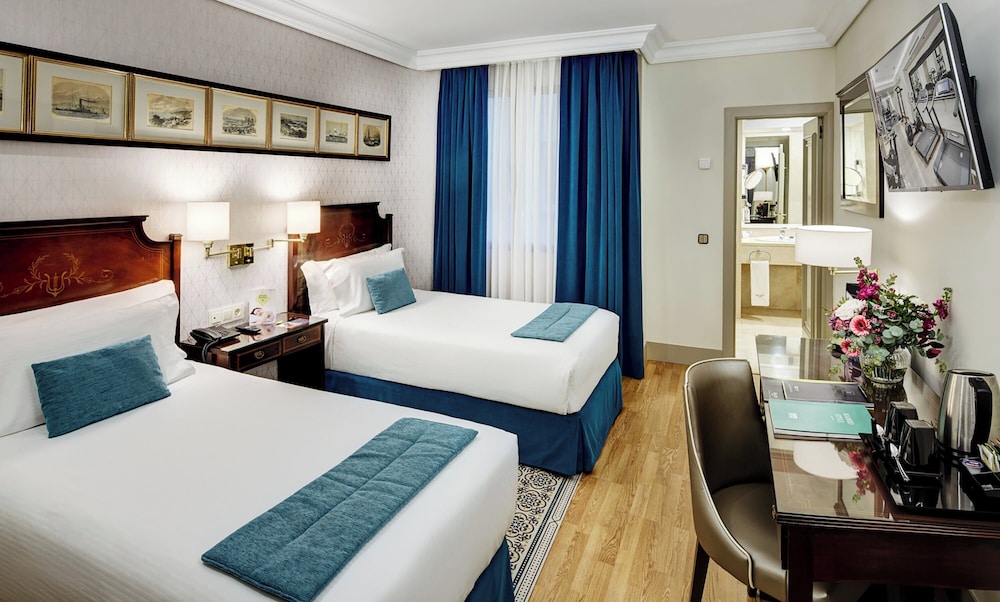 CLASSIC, TWIN BEDS, EXTERIOR VIEW