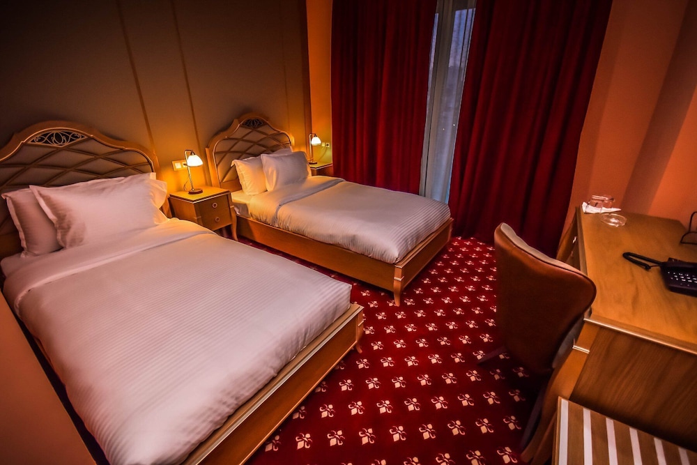 Hotel Plaza Oran 6/20