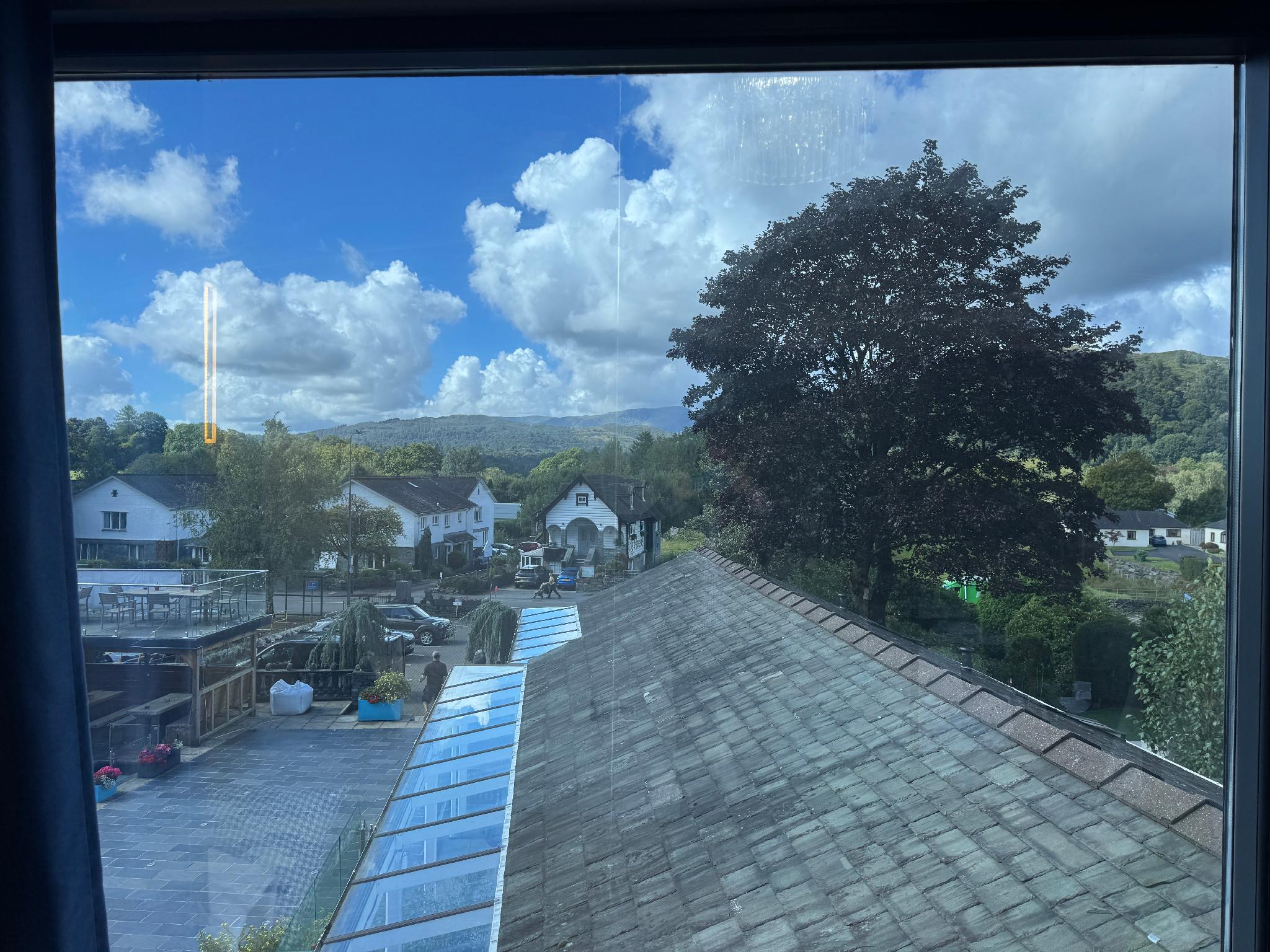 Waterhead Rooms & Suites - Parking and Light Breakfast 22/43