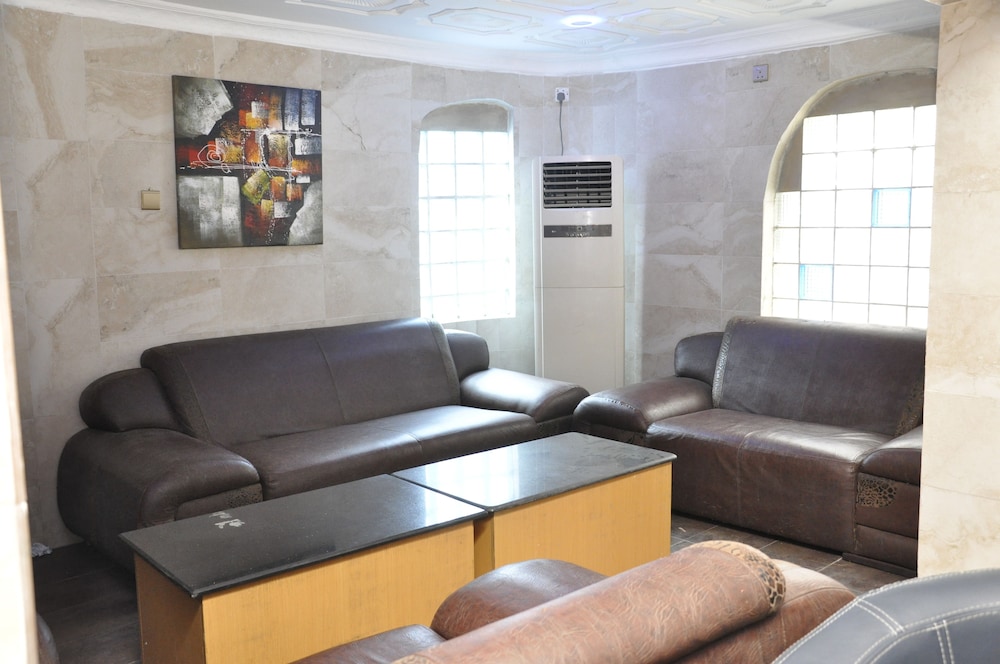 Inglesias Suites 18/25