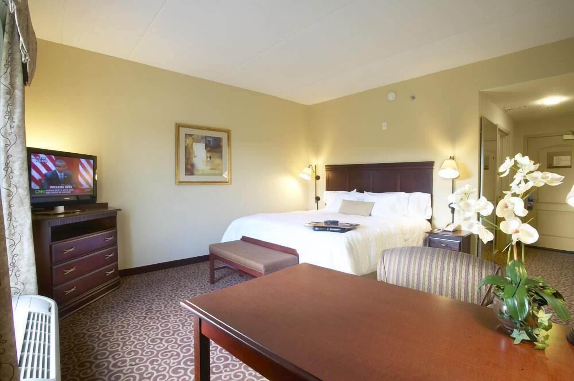 ROOM, KING BED