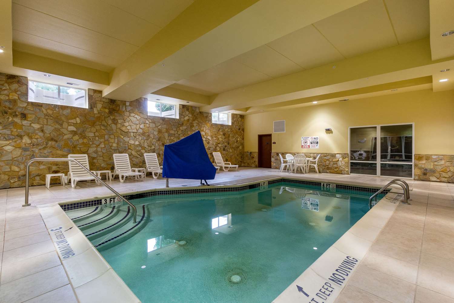 swimming pool spa