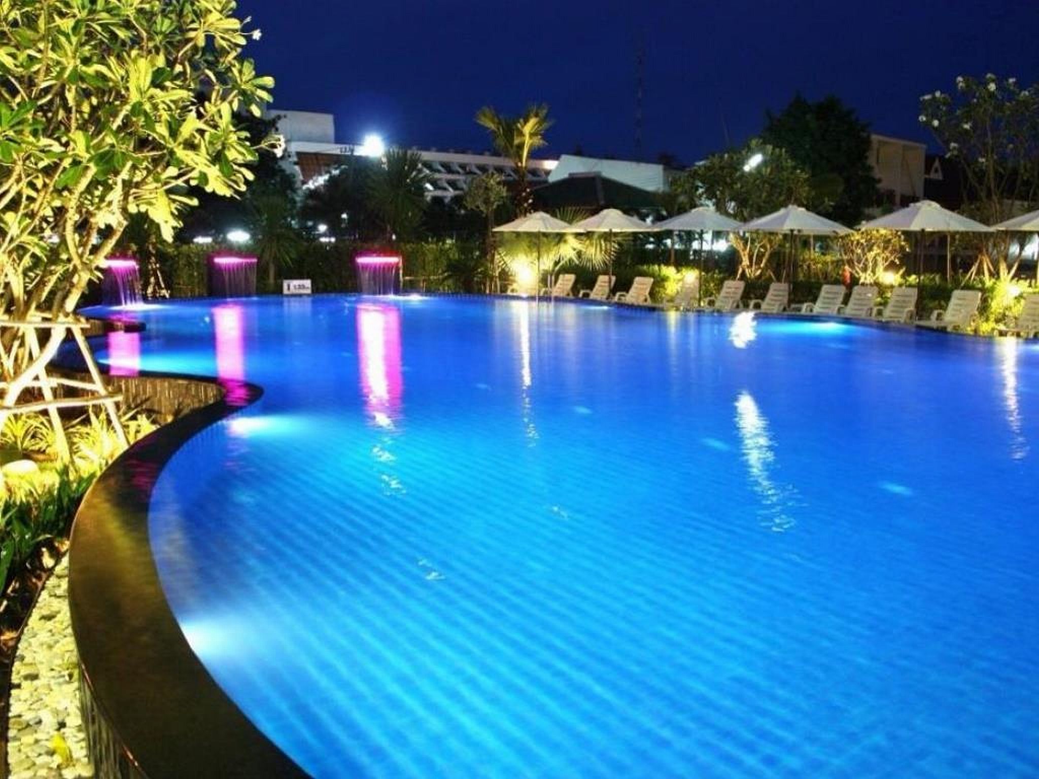 Golden Beach Cha Am Hotel