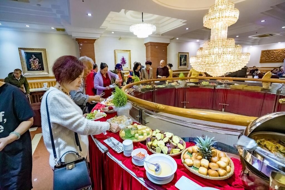 Adina Hotel 40/50