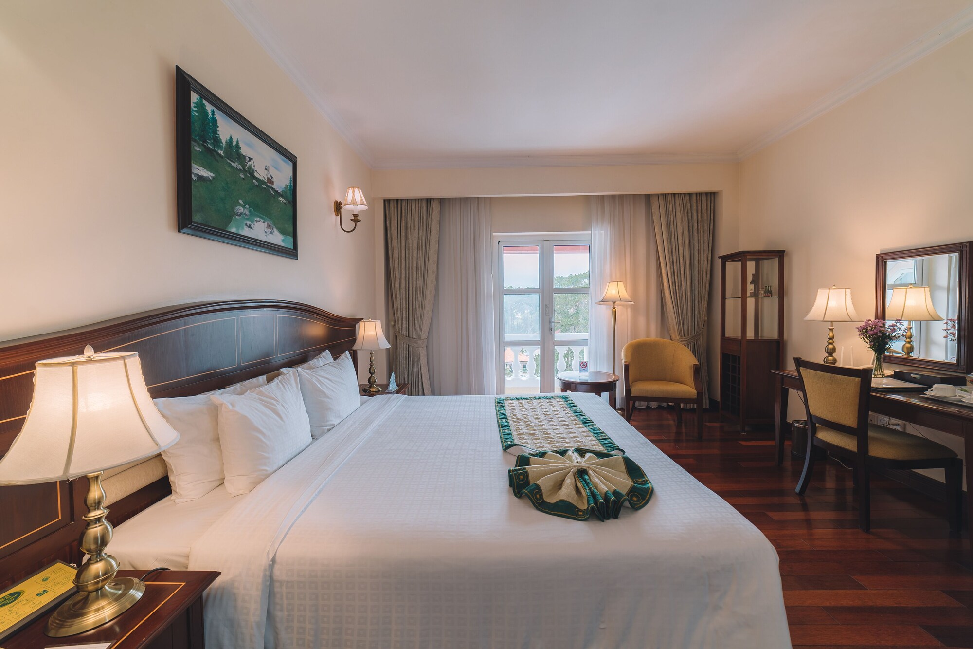 Deluxe, King Bed