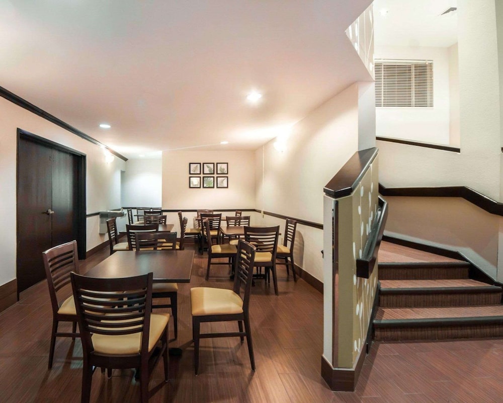 Sleep Inn & Suites Edmond Near University 30/44