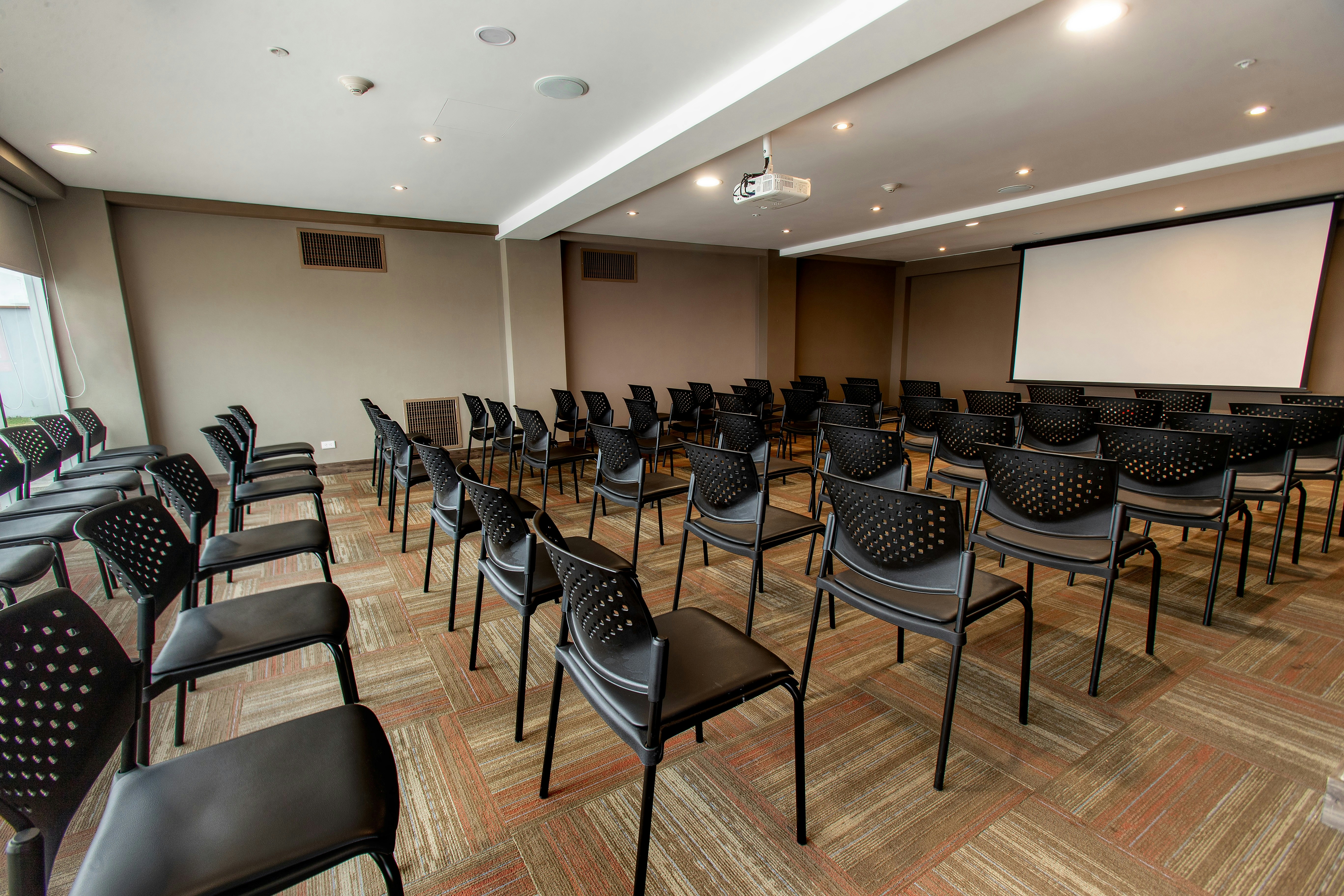 Hampton by Hilton Lima San Isidro 11/17