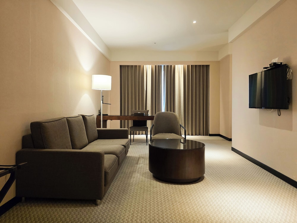 Lai Lai Hotel 47/74
