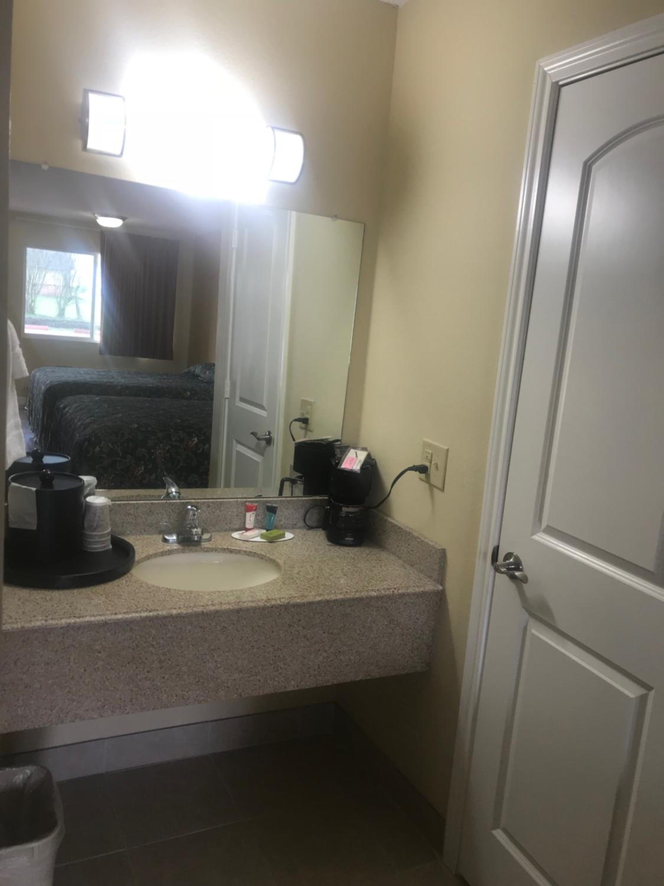 غرفة بسرير كوين، Navasota Inn 3/3