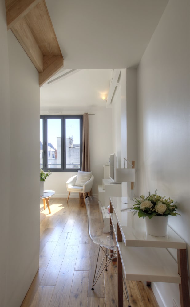 Hotel 21 Foch 27/50