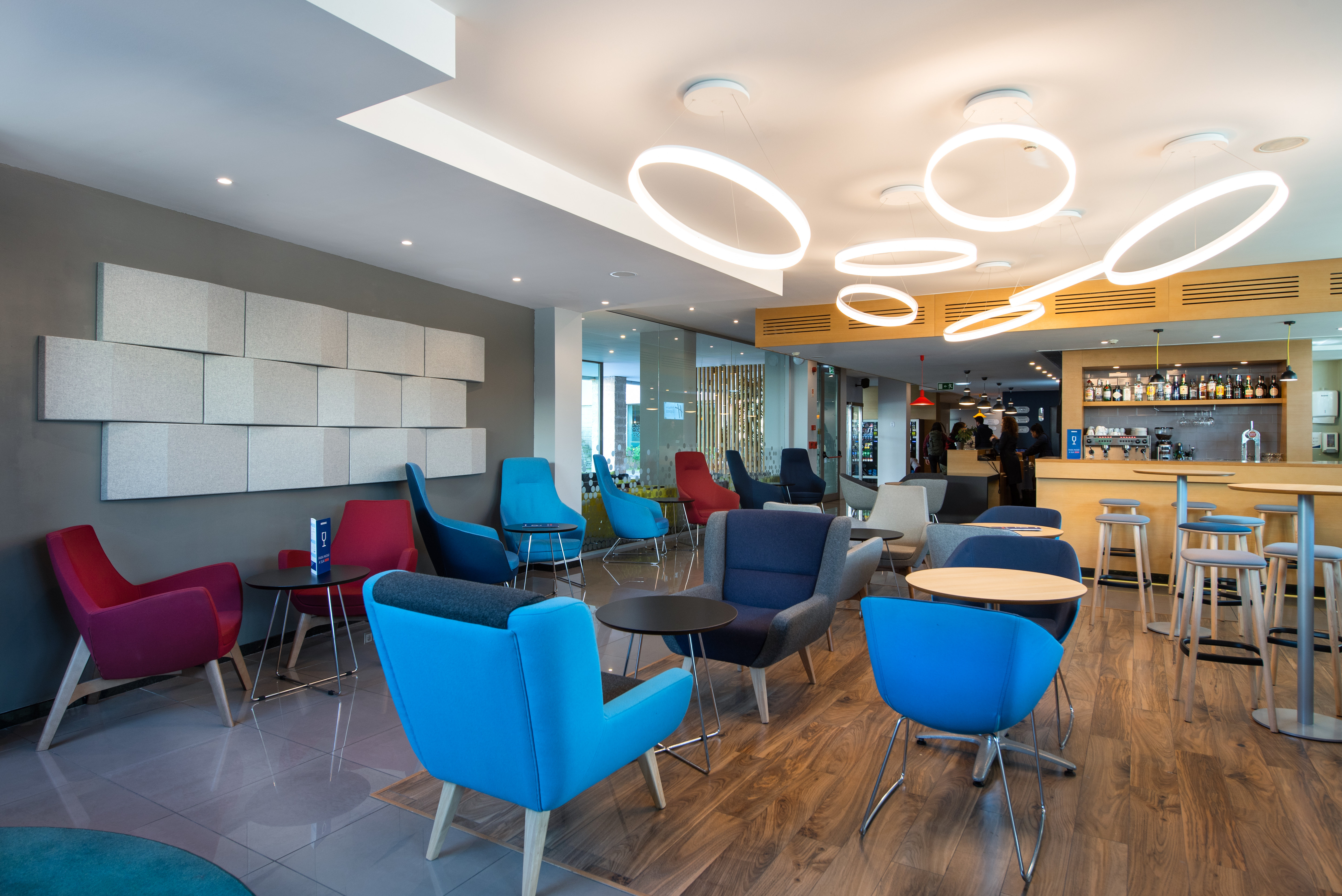HOLIDAY INN EXPRESS LISBON AIRPORT 41/78