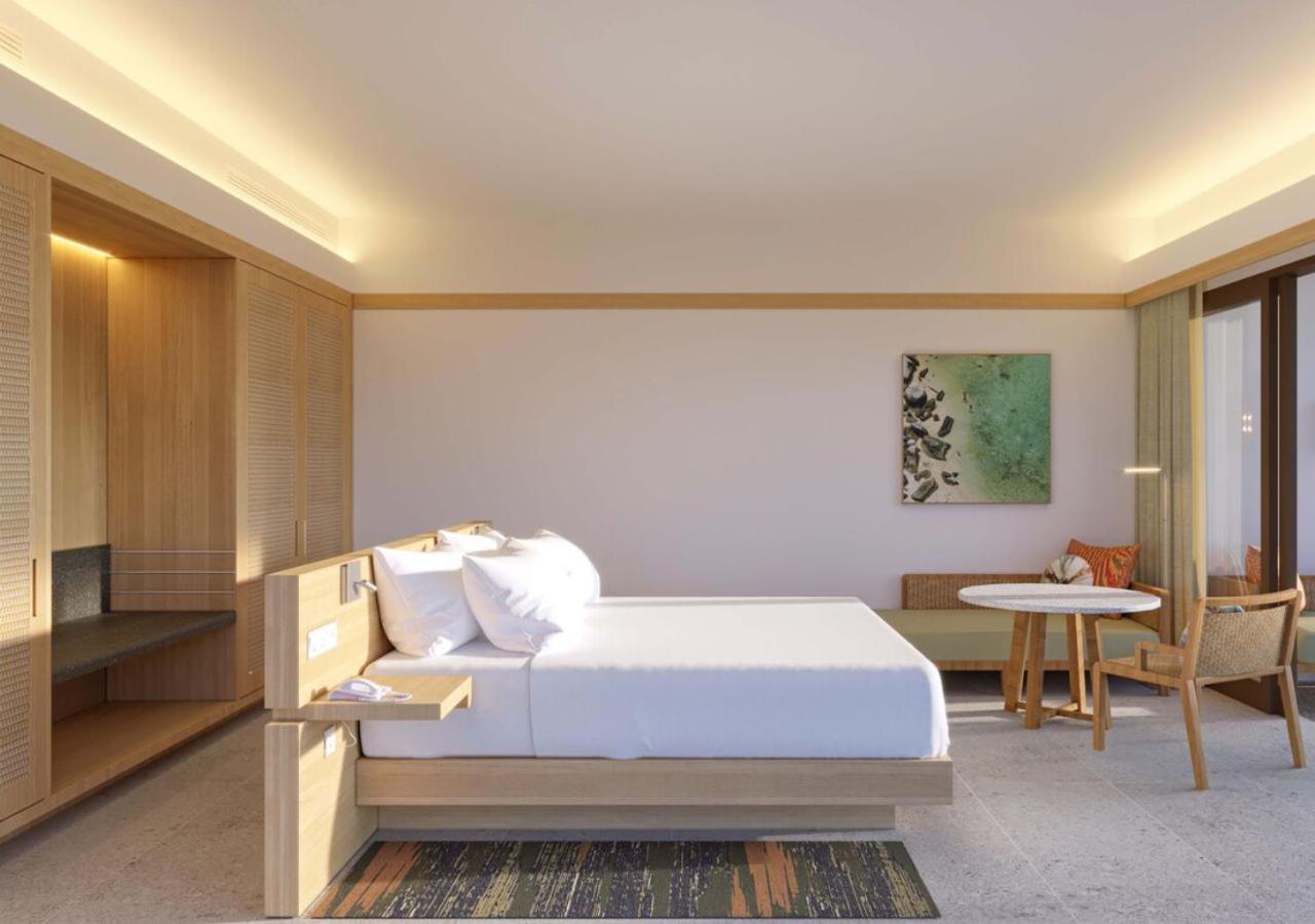 Lagoon, Guest Room, King Bed, Terrace, Terrace Level