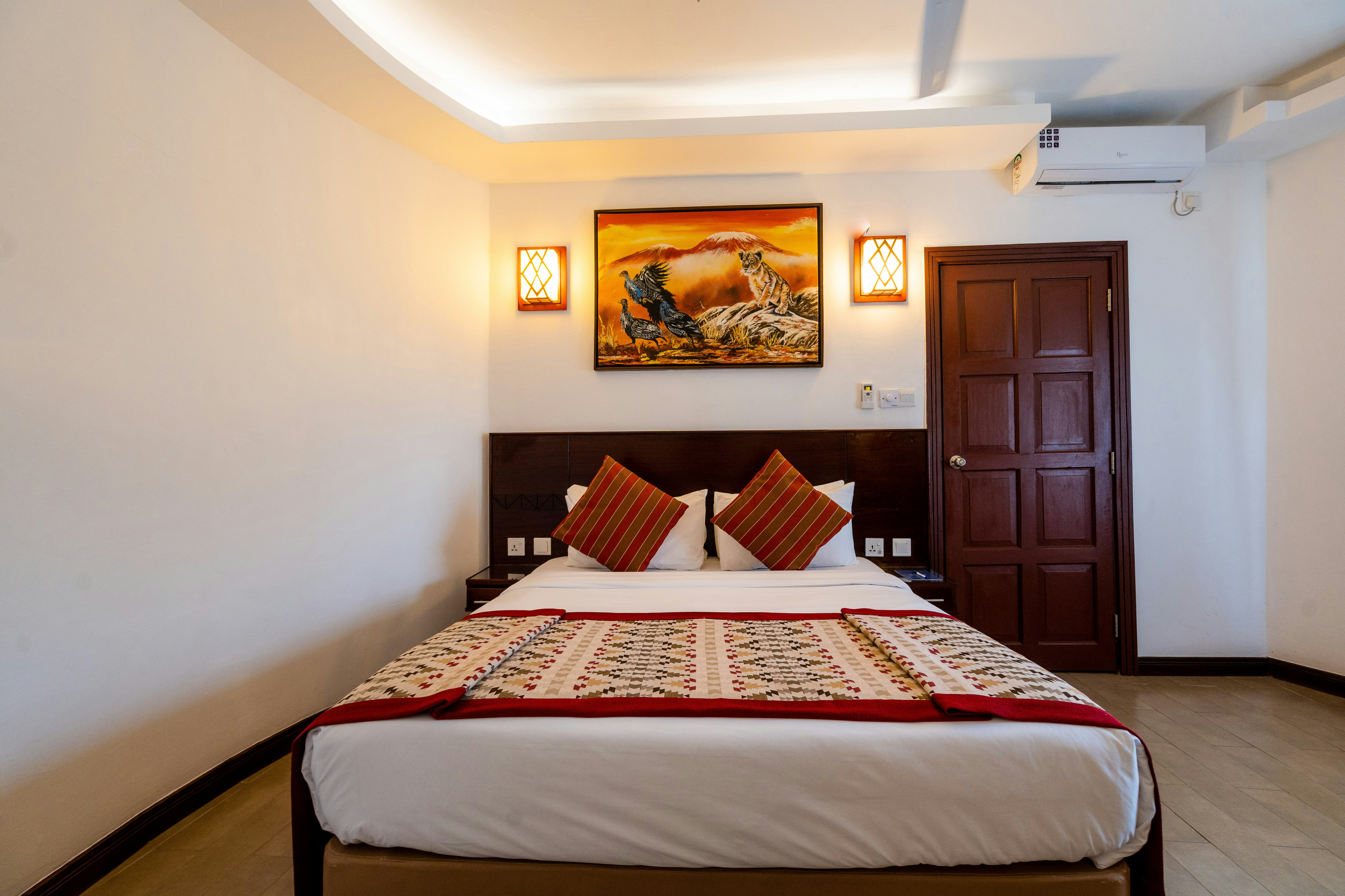 SUPERIOR ROOM