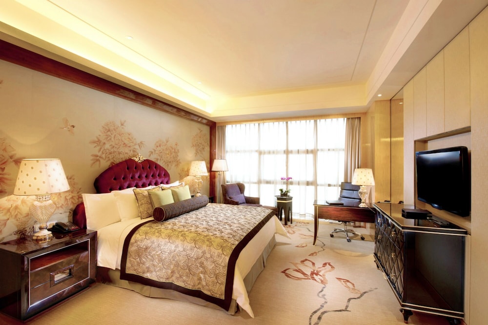 Grand, Suite, King Bed