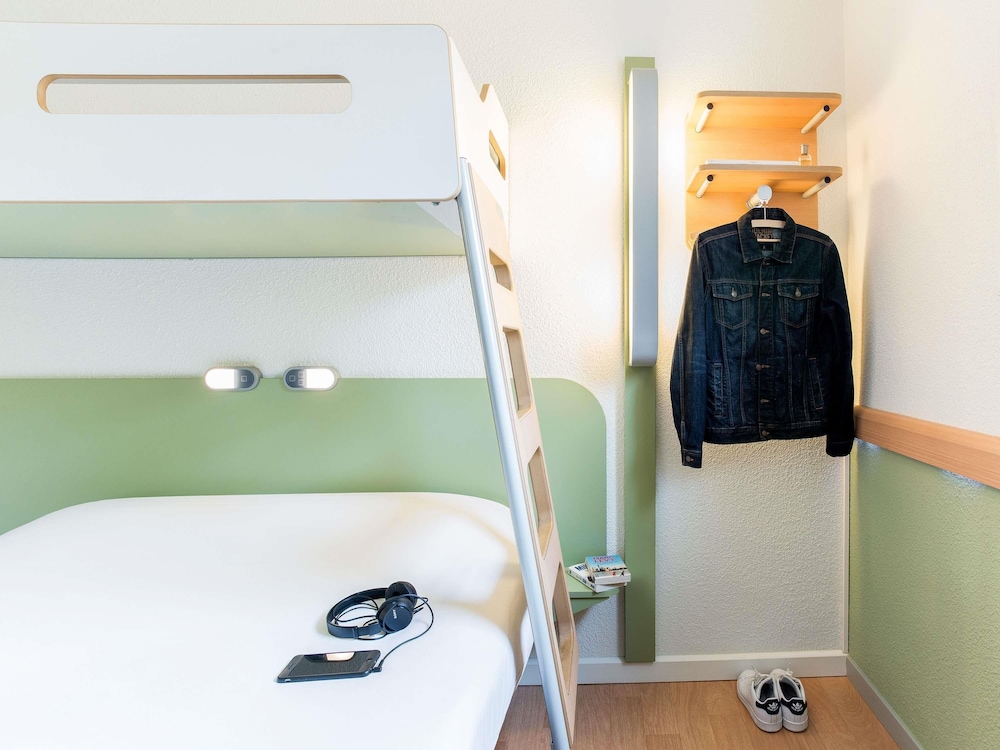 Ibis Budget Pau Est 44/71
