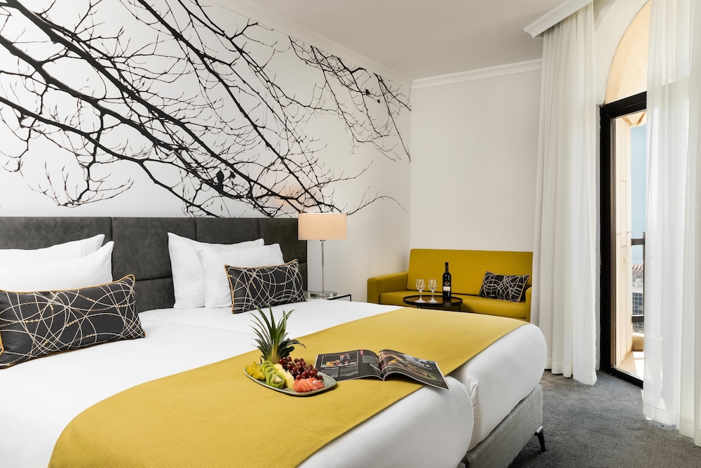 PREMIUM, EXECUTIVE, DOUBLE OR TWIN BED, BALCONY
