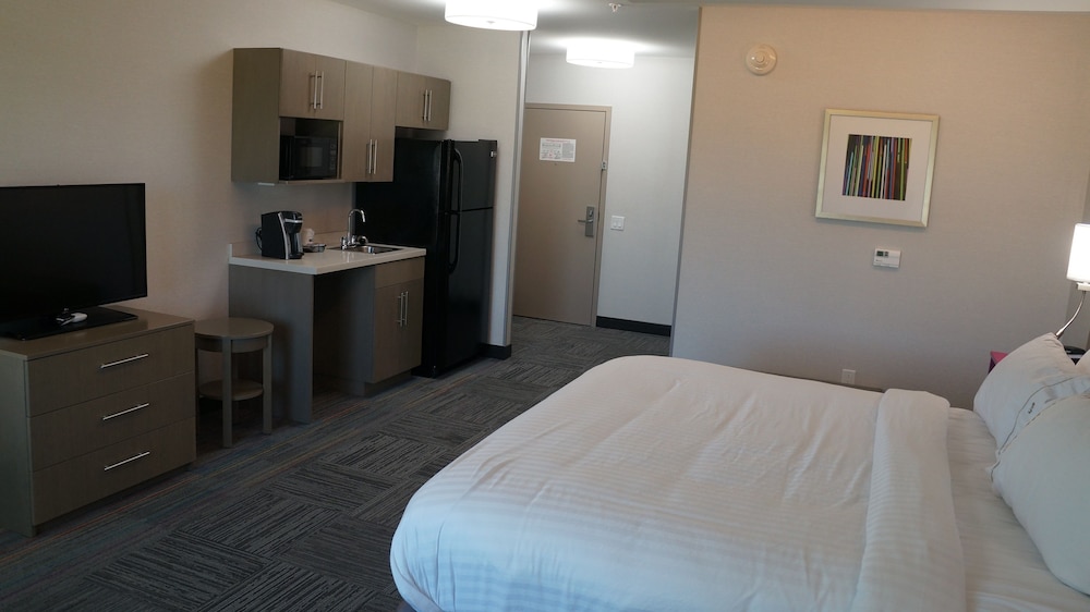 Holiday Inn Express Suites Shippensburg 15/65