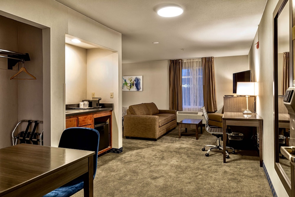 SureStay Plus Hotel by Best Western SeaTac Airport 21/30